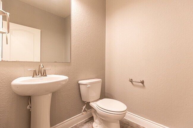 Building Photo - 27462 Paraiso Sands