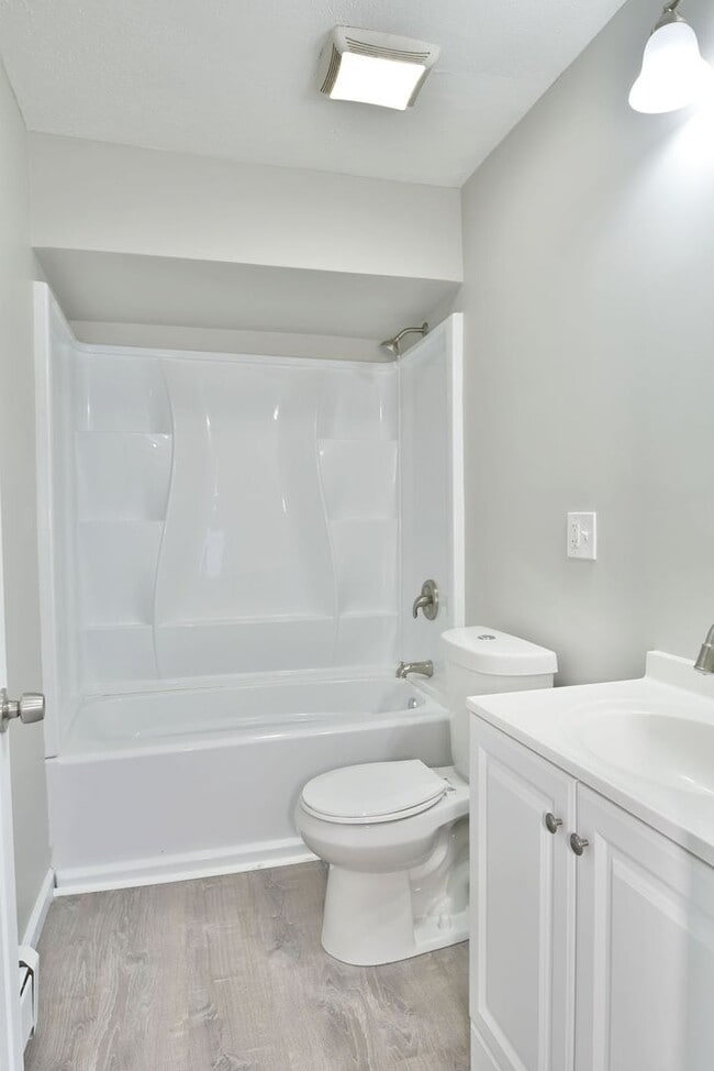 Building Photo - RENTALS AVAILABLE IN NILES