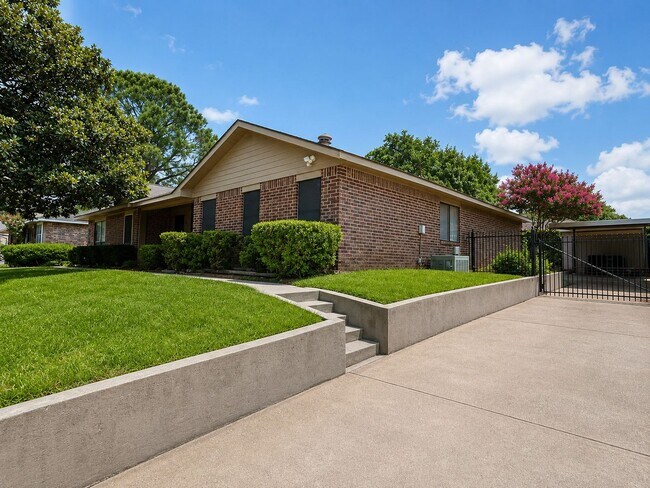 Building Photo - Fully remodeled 3 bedroom duplex for rent in Euless!