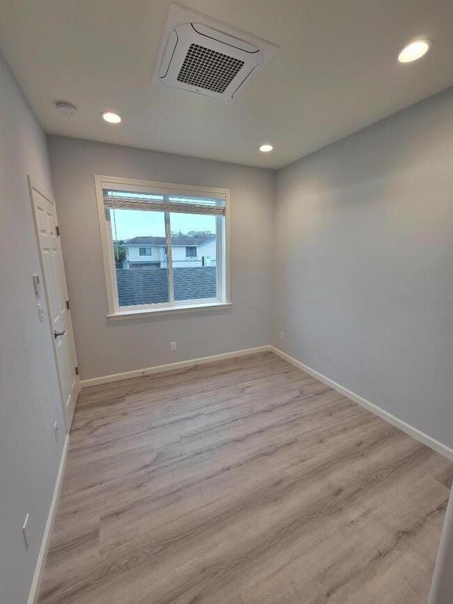 Building Photo - 645 Gellert Blvd