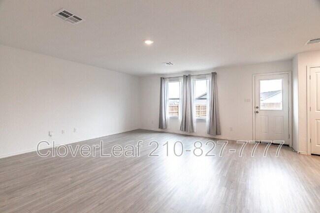 Building Photo - 6411 Bernardo Wy