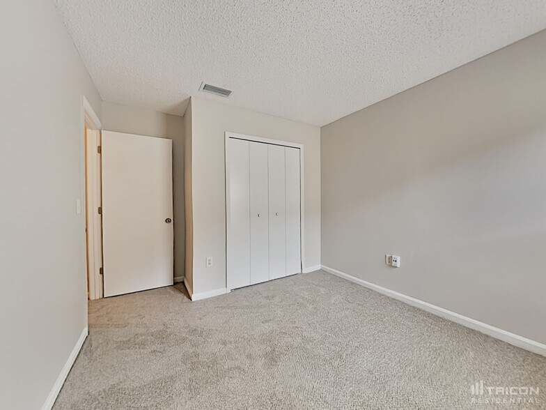 Building Photo - 7944 Cherry Blossom Dr S