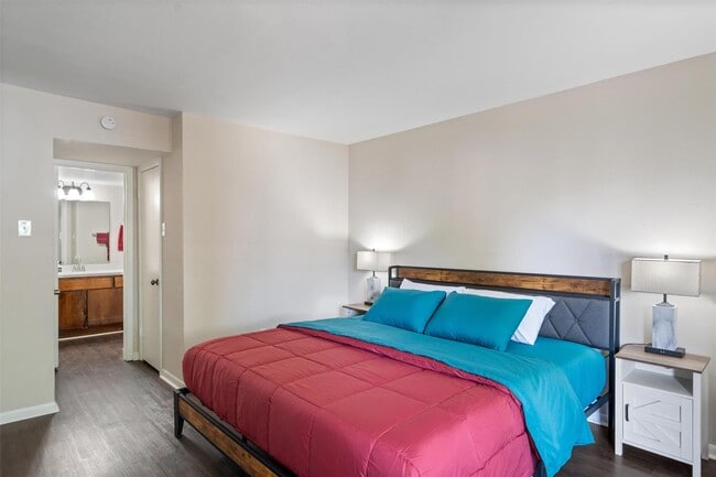 Building Photo - 8419 Hearth Dr