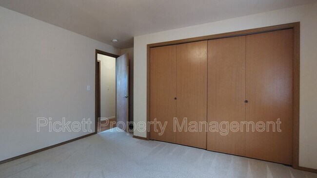 Building Photo - 28802 WA-104