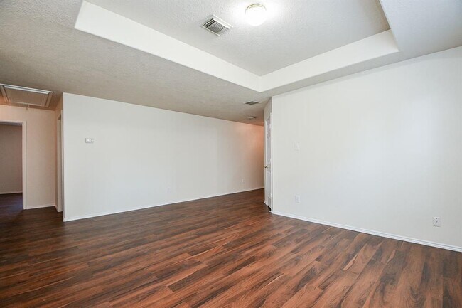 Building Photo - 19111 Yaupon Ranch Dr