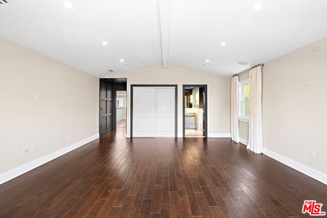 Building Photo - 1147 Centinela Ave