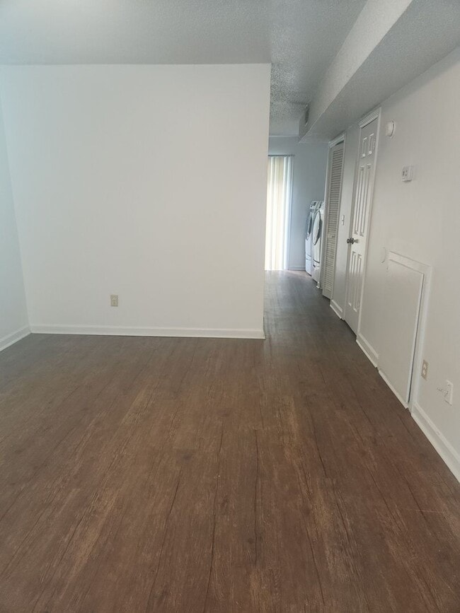 Building Photo - Cute and Cozy 2 Bedroom 1.5 Bath West Colu...
