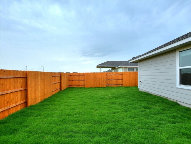 Building Photo - 214 Trailside Ln