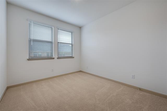 Building Photo - 512 Parkside Dr