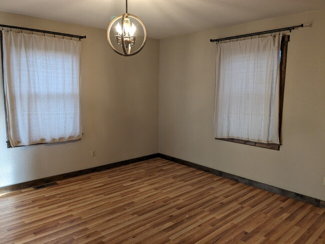 Building Photo - 5028 Eastside Hwy