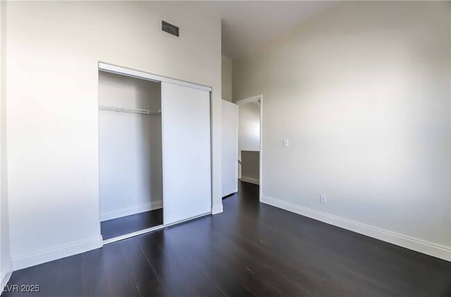 Building Photo - 6833 Coral Rock Dr