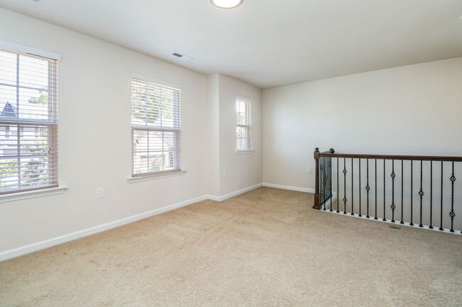 Building Photo - Stunning 4BD, 3BA Cary Home in Prime Locat...