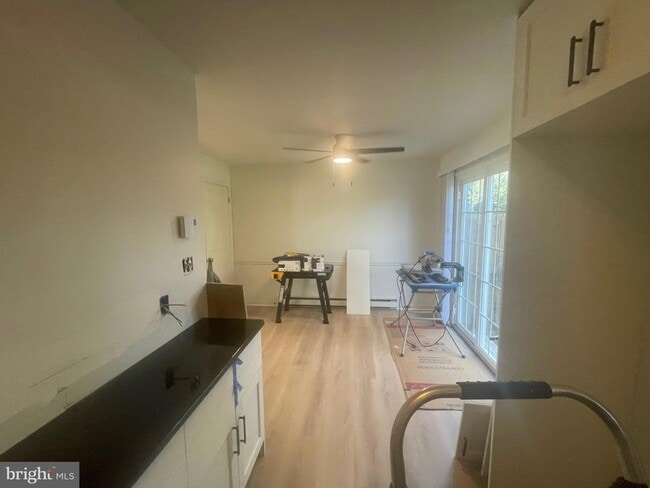 Building Photo - 209 Cross Keys Dr