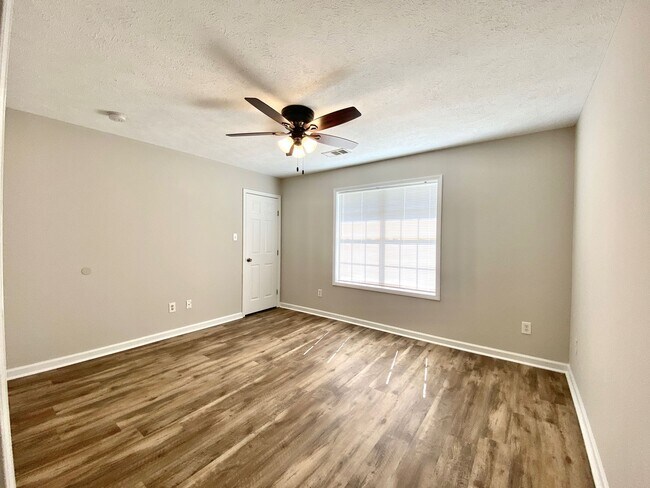 Building Photo - Single Family Home