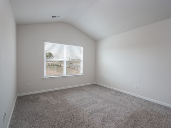 Building Photo - 3 Bed 2.5 Bath Townhome, END UNIT WITH PRIVATE BACKYARD! $500 OFF FIRST FULL MONTH RENT