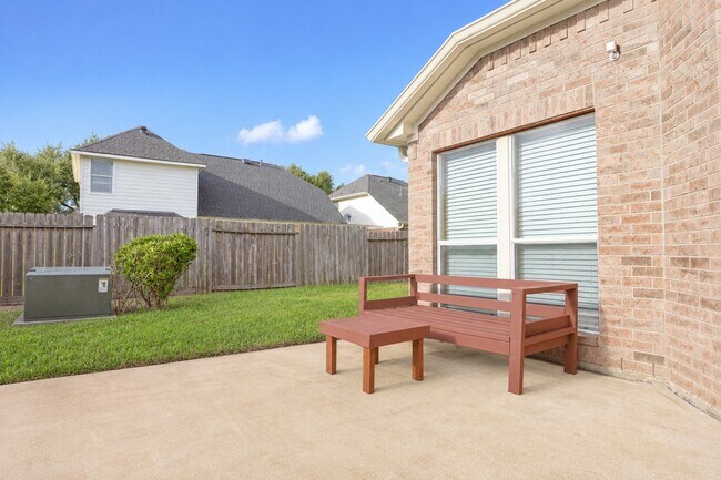 Building Photo - 22422 Cascade Springs Dr