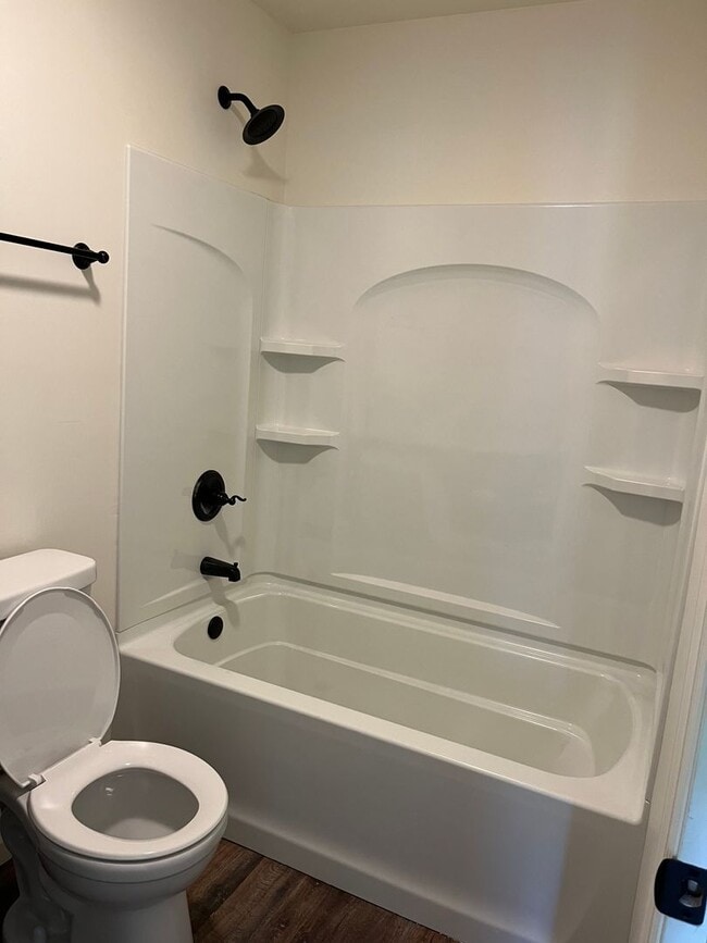 Building Photo - 3 Bedroom, 2 Full Bath- Duplex on Benner Pike Bellefonte