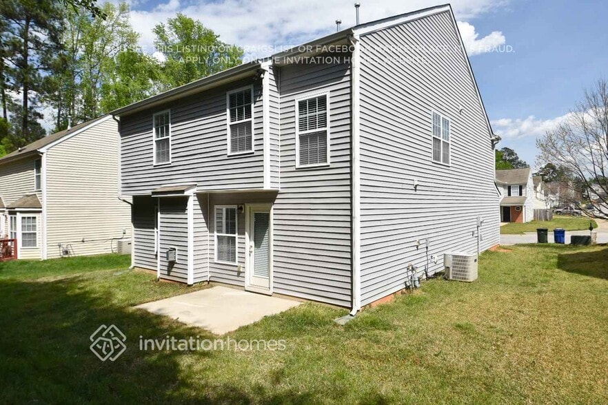 Building Photo - 3714 Horseshoe Farm St