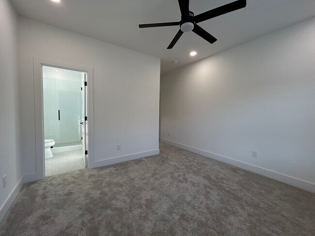 Building Photo - 73 Whitefoord Ave SE