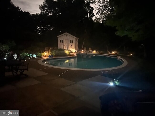 Building Photo - 1542 Crowell Rd