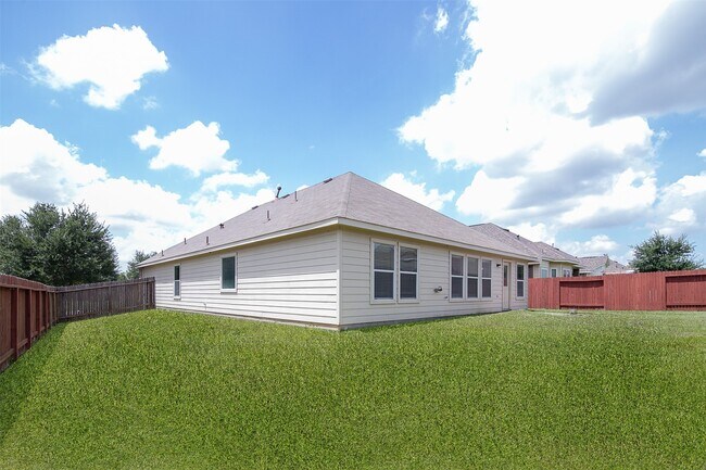 Building Photo - 1014 Shadow Glenn Dr