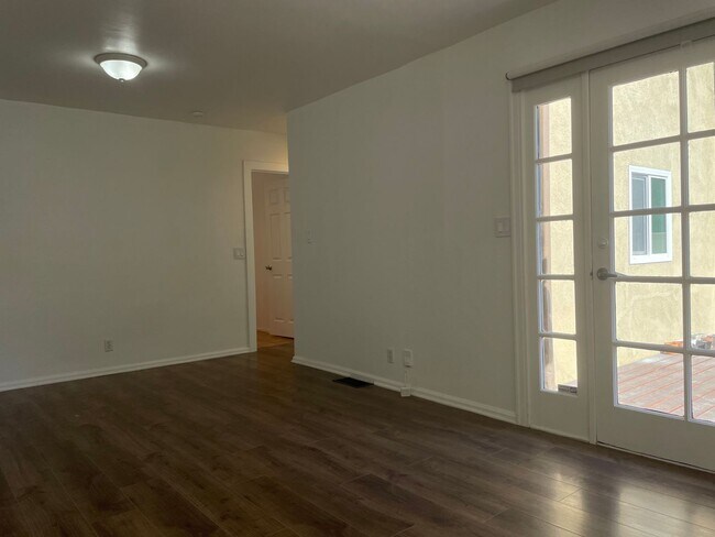 Building Photo - Private Single Family Home in Central Quie...