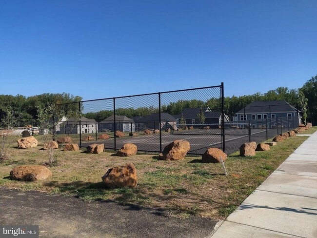 Building Photo - 6947 Farragut Dr