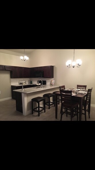 Building Photo - 2828 E 45th Ct N