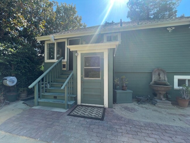 Building Photo - Edelen Dr. Los Gatos