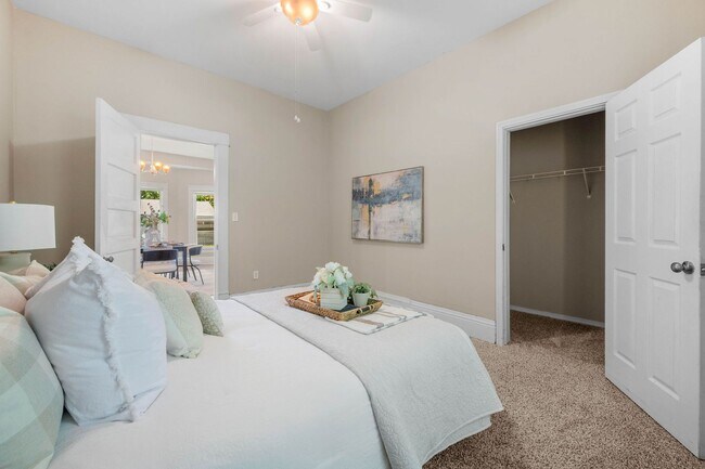 Building Photo - 2 or 3 bed/1 bath house in Indian Hills av...