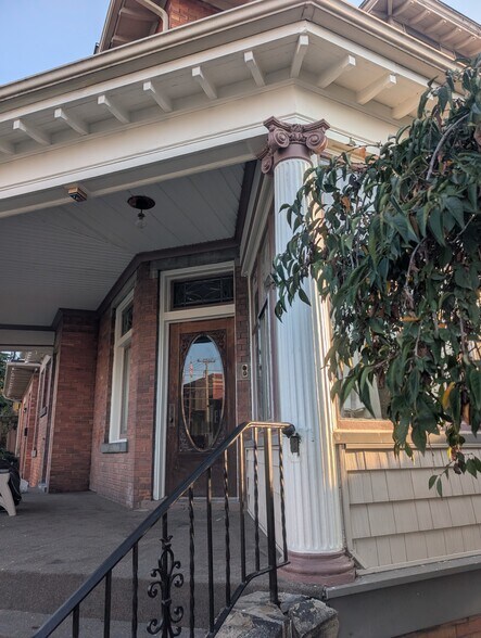 Building Photo - 601 Crescent Ave