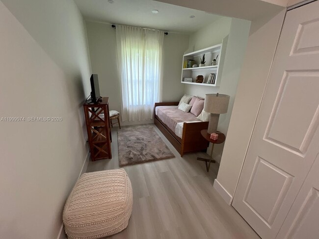 Building Photo - 503 Jackson Ave