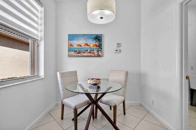 Building Photo - 7116 Cataluna Cir