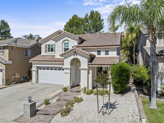 Building Photo - "Spacious 3-Bedroom Retreat with Modern Co...