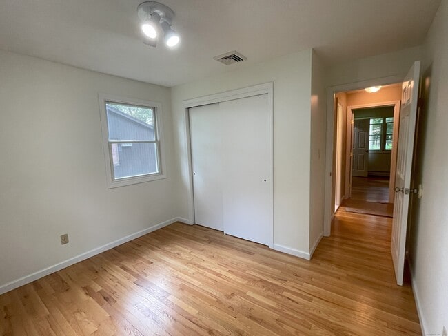 Building Photo - 132 Alder Ln