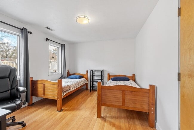 Building Photo - 5 Avondale Ave