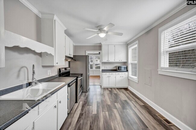 Building Photo - 711 S Prospect St