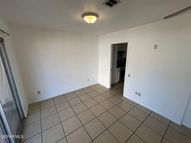 Building Photo - 3601 Okeefe Dr