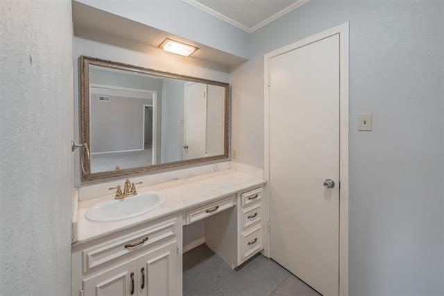 Building Photo - 10618 Ravenscroft Dr