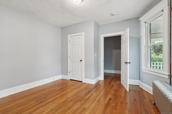 Building Photo - 15-17-17 Mountford St