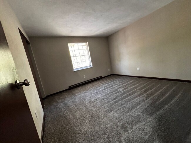 Building Photo - Peaceful West Milton Apartment Living – Sc...