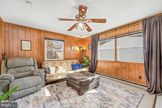 Building Photo - 4111 Hoffman Dr