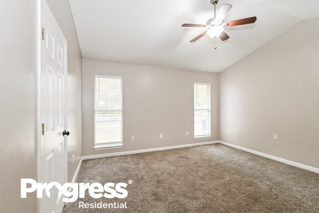 Building Photo - 7792 Sarah Ann Dr S