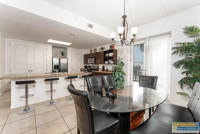 Building Photo - 5909 Padre Blvd