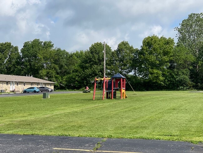 Building Photo - 5364 S Hutchinson Ave