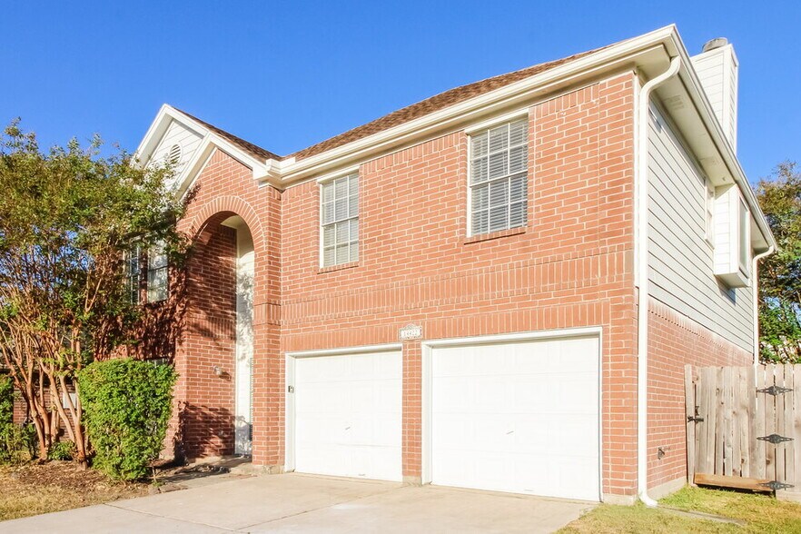 Building Photo - 14422 Cypress Valley Dr