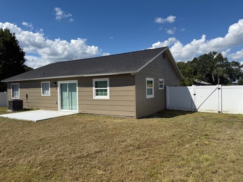 Building Photo - 1510 Massa St