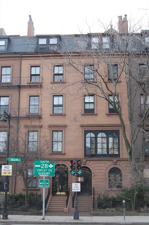 Building Photo - 107 Beacon St