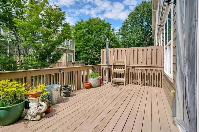 Building Photo - 3026 Eltham Pl