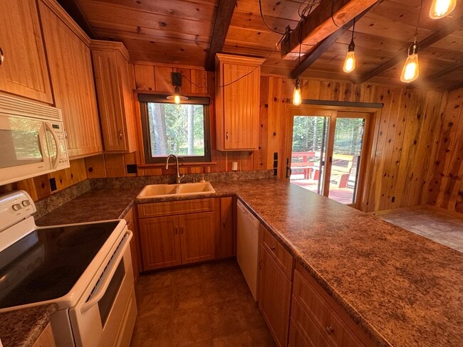 Building Photo - 510 Little Mountain Ln
